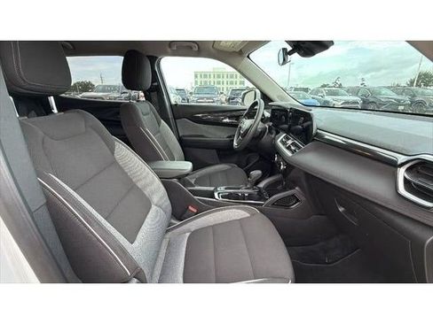 Used 2024 Chevrolet TrailBlazer LT FWD image 31