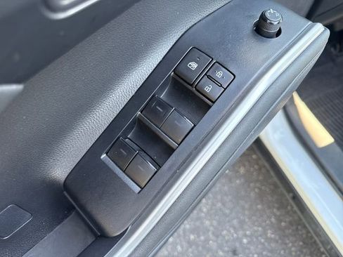 Used 2023 Toyota Highlander XLE image 26