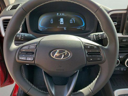 New 2025 Hyundai Venue Limited image 11