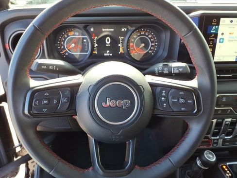 Used 2024 Jeep Wrangler Unlimited Rubicon AWD/4WD image 17