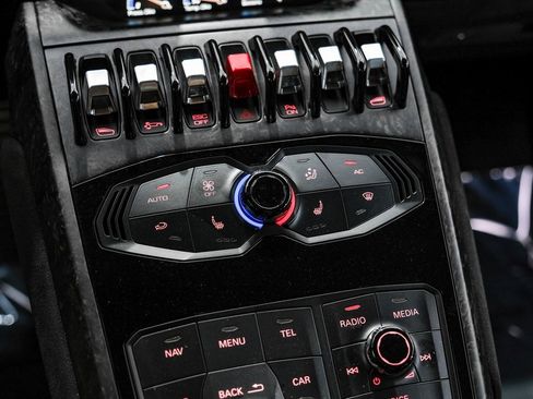 Used 2018 Lamborghini Huracan Performante image 28