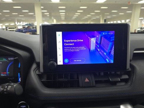 Used 2024 Toyota RAV4 SE image 16