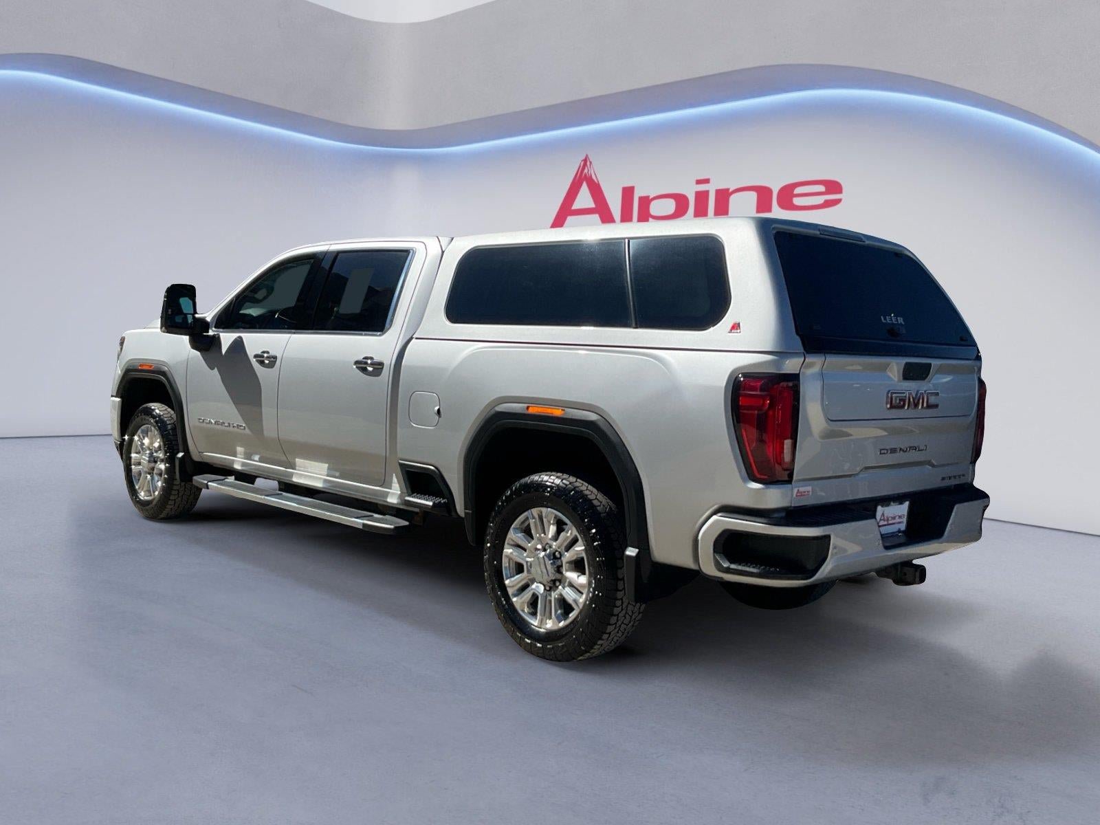 Certified 2022 GMC Sierra 2500 Denali w/ Technology Package AWD/4WD image 3