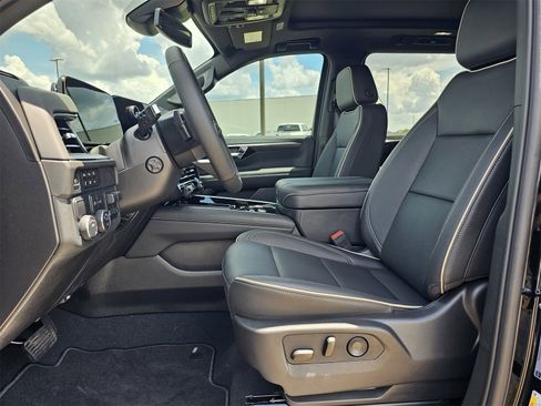 New 2025 Chevrolet Suburban Premier w/ Sun And Tow Package image 14