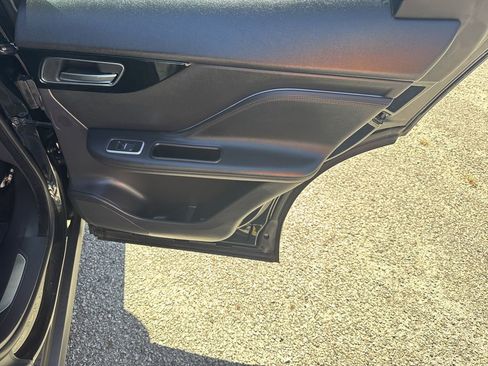 Used 2020 Jaguar F-PACE Premium image 16