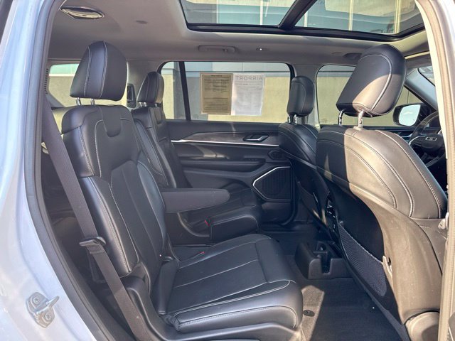 Used 2021 Jeep Grand Cherokee L Limited AWD/4WD image 11