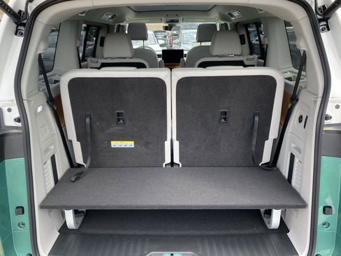 New 2025 Volkswagen ID. Buzz 1st Edition AWD/4WD image 33
