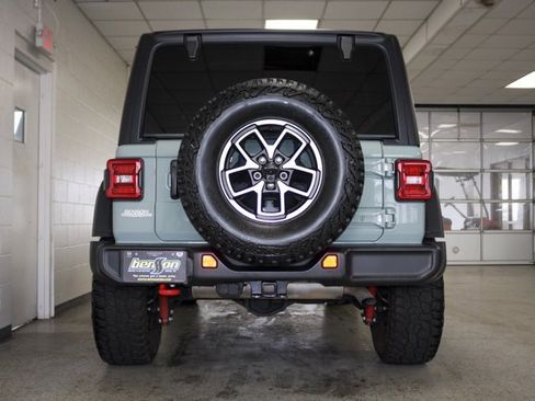 Certified 2024 Jeep Wrangler Unlimited Rubicon w/ Technology Group image 4