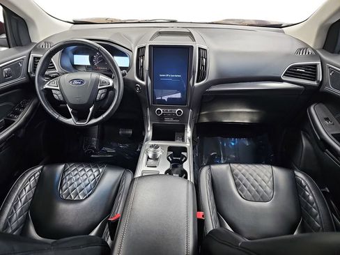 Used 2024 Ford Edge Titanium image 9