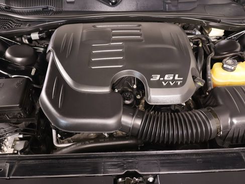 Used 2016 Dodge Challenger SXT RWD image 16