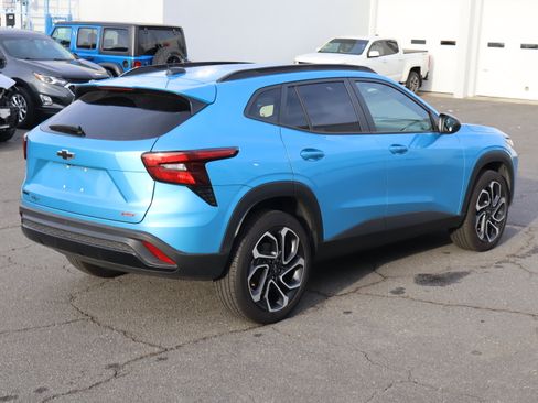 Used 2025 Chevrolet Trax RS w/ Driver Confidence Package image 10