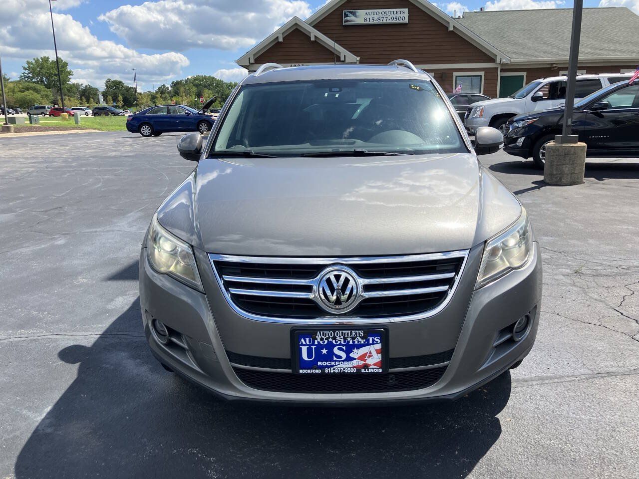 Used 2010 Volkswagen Tiguan SE AWD/4WD image 8