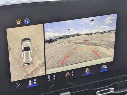 New 2026 Chevrolet Equinox LT w/ Safety and Technology Package FWD image 11