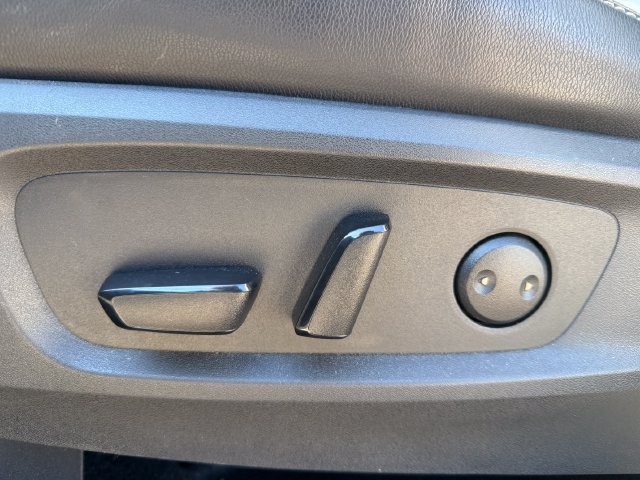 Used 2023 Nissan Pathfinder SL AWD/4WD image 16