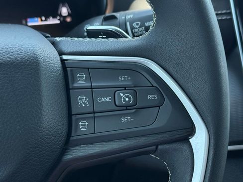 Used 2024 Jeep Grand Cherokee L Laredo RWD image 26