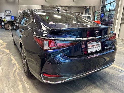 Used 2019 Lexus ES 300h w/ Premium Package FWD image 33