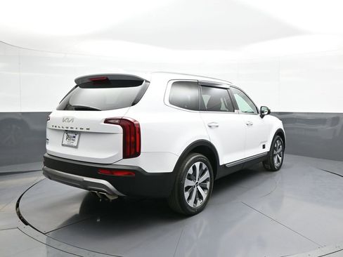 Certified 2022 Kia Telluride S AWD/4WD image 6