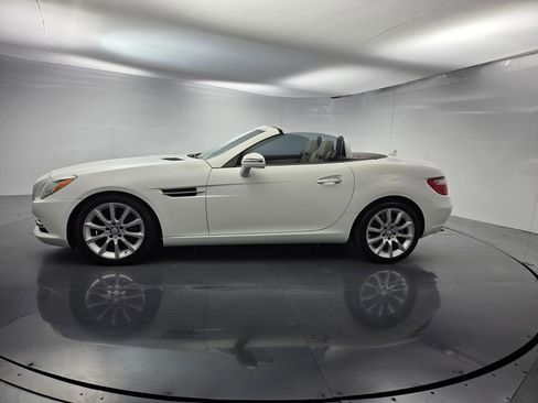 Used 2016 Mercedes-Benz SLK 300 image 6