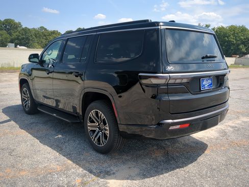 New 2026 Jeep Grand Wagoneer 2WD image 5