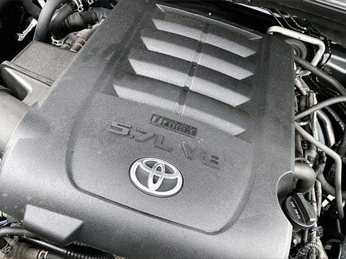 Used 2019 Toyota Sequoia Platinum image 29