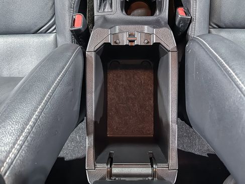 Used 2017 Toyota RAV4 Limited image 29