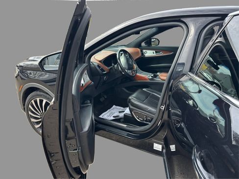 Used 2019 Lincoln Nautilus Black Label AWD/4WD image 37