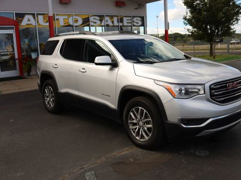 Used 2018 GMC Acadia SLE image 3