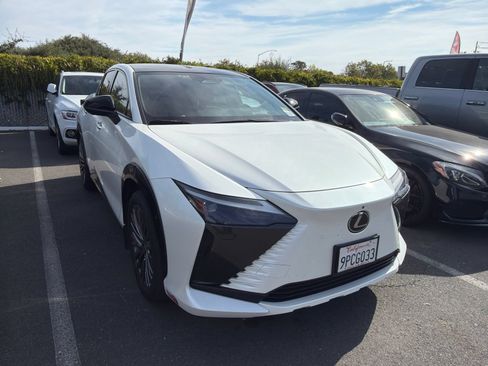 Used 2024 Lexus RZ 300e Premium w/ Accessory Package (P5) FWD image 2