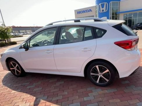 Used 2022 Subaru Impreza 2.0i Premium w/ Popular Package #2 AWD/4WD image 7