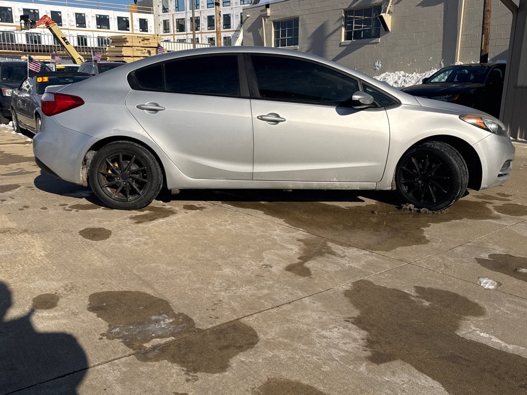Used 2015 Kia Forte LX FWD image 4