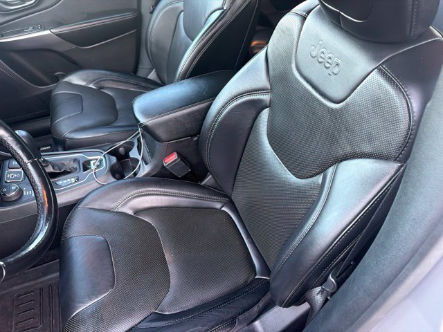 Used 2021 Jeep Cherokee Latitude Lux w/ Sun & Sound Group AWD/4WD image 13