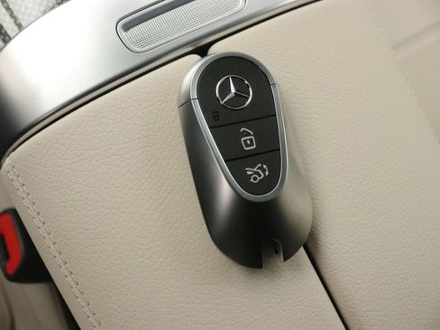 New 2026 Mercedes-Benz GLC 300 image 12