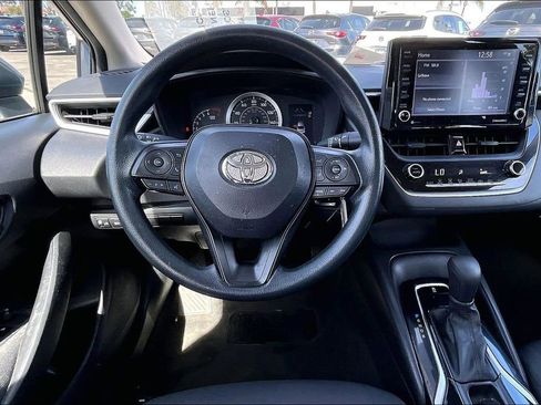 Used 2022 Toyota Corolla LE image 7