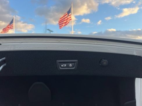 Used 2018 BMW 750i xDrive image 16