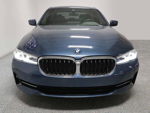 Certified 2023 BMW 530e w/ Convenience Package RWD image 2