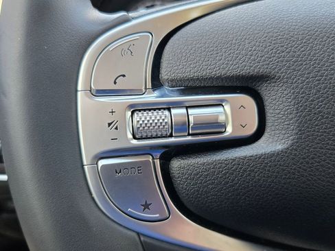 Used 2023 Genesis GV70 2.5T AWD/4WD image 23