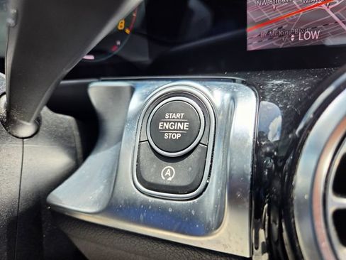 Used 2021 Mercedes-Benz GLB 35 AMG 4MATIC image 42