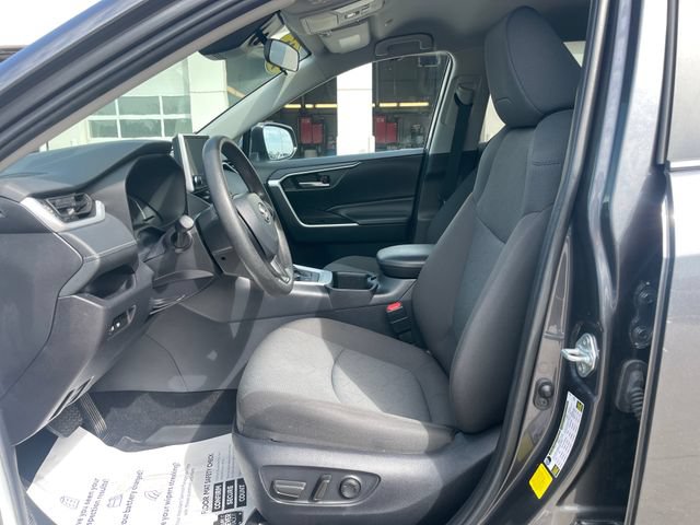 Used 2025 Toyota RAV4 XLE AWD/4WD image 19