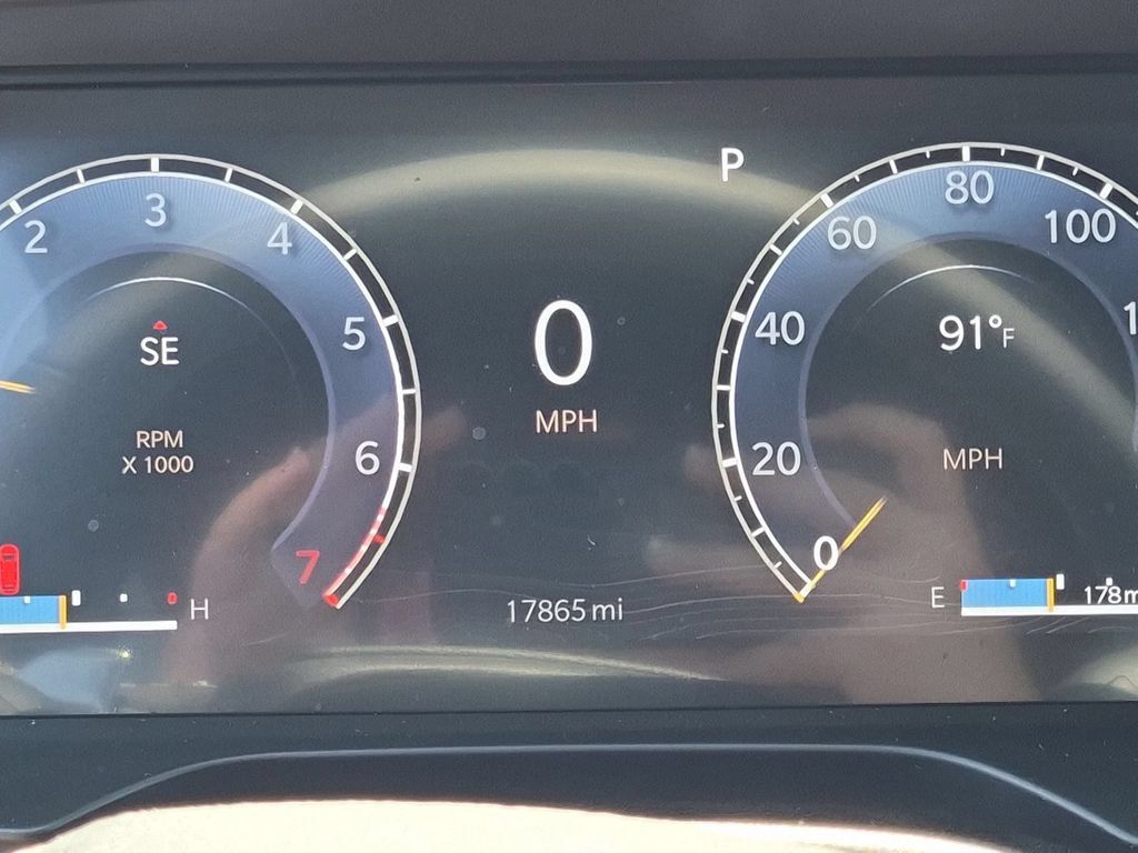 Certified 2025 Jeep Grand Cherokee L Limited w/ Luxury Tech Group II AWD/4WD image 19