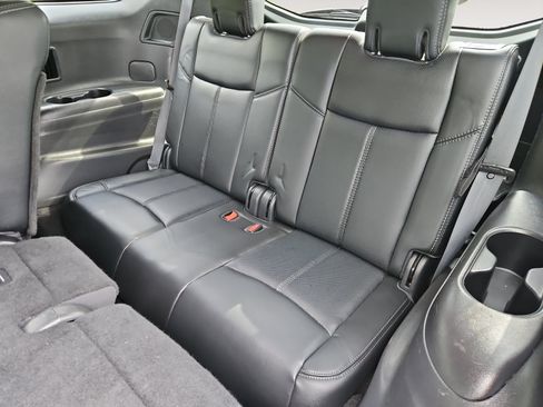 Used 2016 Nissan Pathfinder Platinum FWD image 15