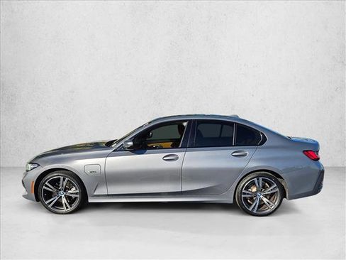 Used 2023 BMW 330e w/ Driving Assistance Package image 9