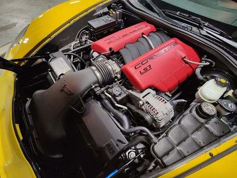 Used 2006 Chevrolet Corvette Z06 w/ Preferred Equipment Group image 4