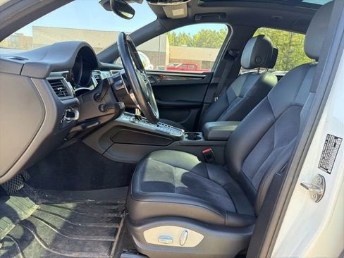 Used 2018 Porsche Macan Sport Edition AWD/4WD image 14