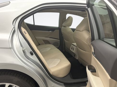 Used 2019 Toyota Camry XLE FWD image 20