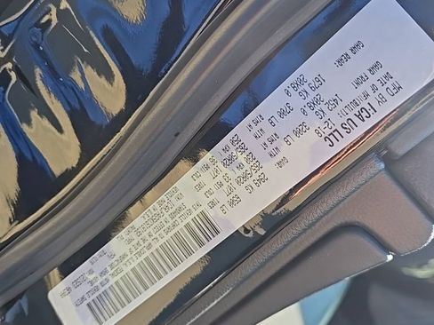 Used 2019 Jeep Grand Cherokee Altitude AWD/4WD image 12