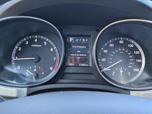 Used 2017 Hyundai Santa Fe Sport AWD/4WD image 4