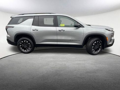 Used 2025 Chevrolet Traverse Z71 image 18