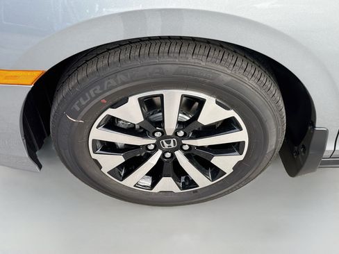 Certified 2026 Honda Odyssey EX-L image 28