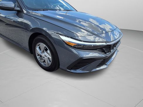 Certified 2026 Hyundai Elantra SE FWD image 33