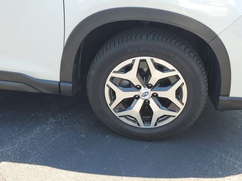 Used 2021 Subaru Forester Premium AWD/4WD image 5